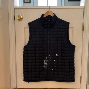 Men, North Face, Black Vest, Paint spill on the front